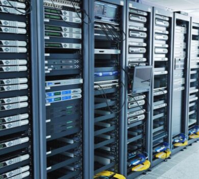 Como-Implementar-Redes-de-Datos-Seguras-y-Escalables-en-Grandes-Empresas