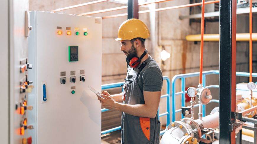 Eficiencia-Energetica-en-el-Sector-Industrial-MODOBIT-SAS-Servicios-y-Soluciones-en-Electricidad-y-Energia